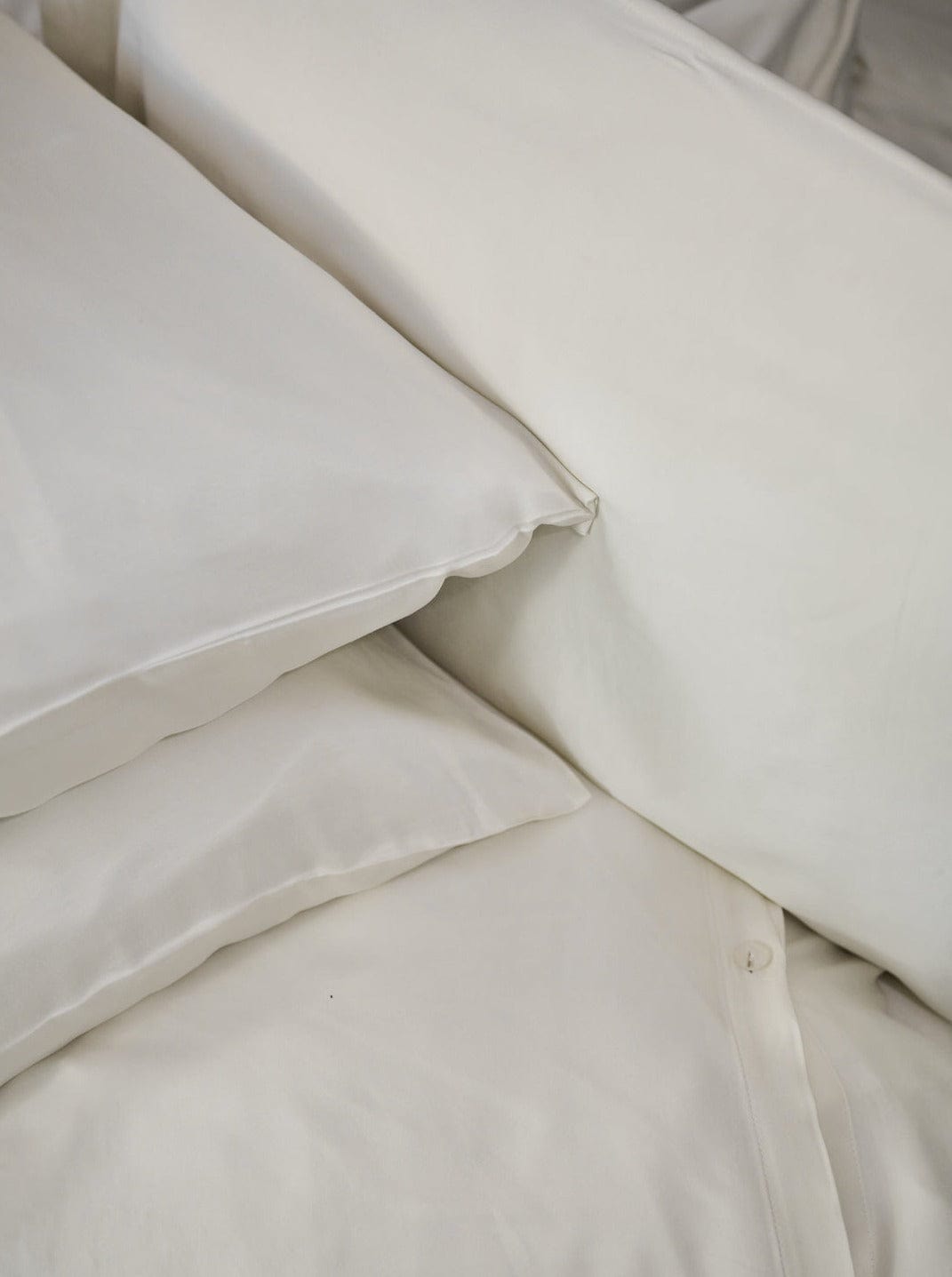 Tender White Full Bedding Set | Duvet Cover, Flat Sheet & Pillowcases